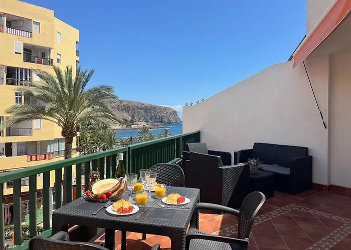Carmen Beachfront Escape Los Cristianos (Tenerife)