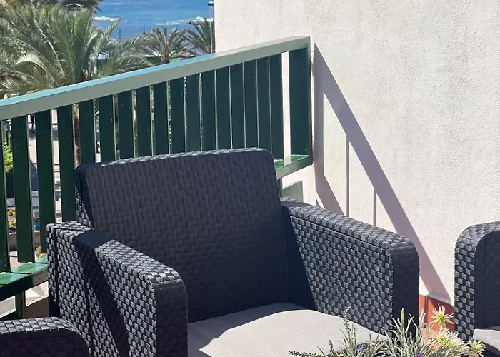 Апартаменты Carmen Beachfront Escape *