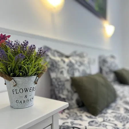 Carmen Beachfront Escape Apartament